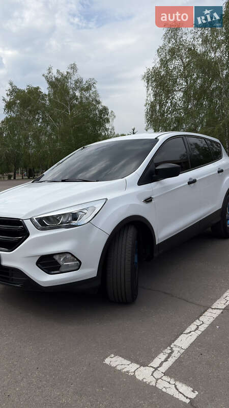 Позашляховик / Кросовер Ford Escape 2016 в Кривому Розі
