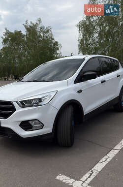 Внедорожник / Кроссовер Ford Escape 2016 в 
