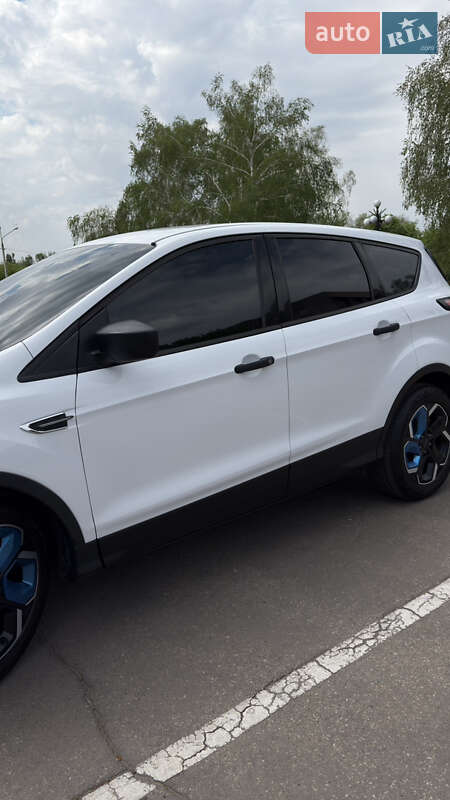 Позашляховик / Кросовер Ford Escape 2016 в Кривому Розі