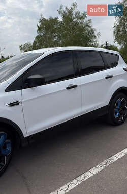 Внедорожник / Кроссовер Ford Escape 2016 в 