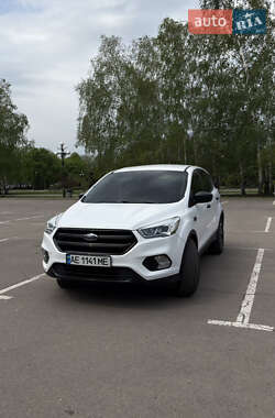 Внедорожник / Кроссовер Ford Escape 2016 в 