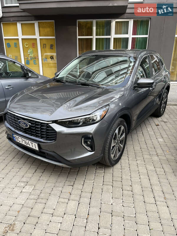 Внедорожник / Кроссовер Ford Escape 2023 в 