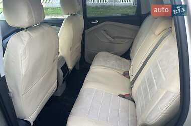 Внедорожник / Кроссовер Ford Escape 2016 в 
