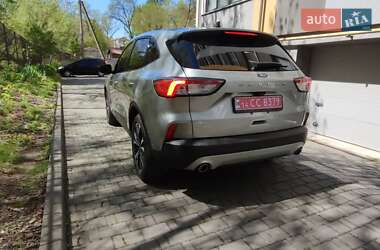 Внедорожник / Кроссовер Ford Escape 2022 в 