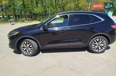 Внедорожник / Кроссовер Ford Escape 2020 в 