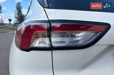 Внедорожник / Кроссовер Ford Escape 2022 в 