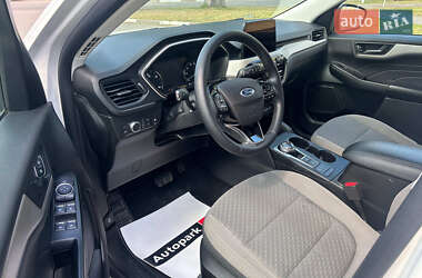 Внедорожник / Кроссовер Ford Escape 2022 в 