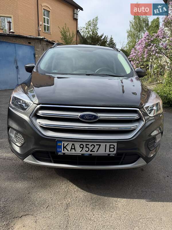 Внедорожник / Кроссовер Ford Escape 2018 в Киеве