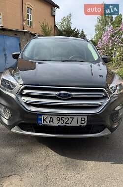 Позашляховик / Кросовер Ford Escape 2018 в 