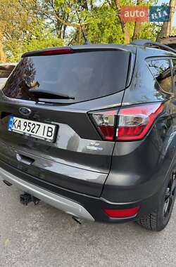 Позашляховик / Кросовер Ford Escape 2018 в 