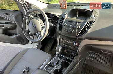 Позашляховик / Кросовер Ford Escape 2016 в 