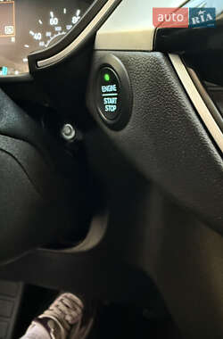 Внедорожник / Кроссовер Ford Escape 2020 в 