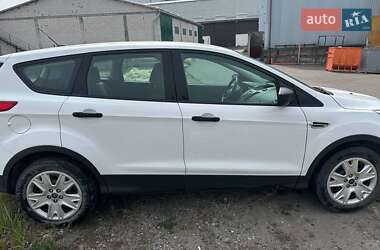 Внедорожник / Кроссовер Ford Escape 2015 в 