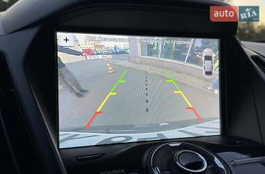 Внедорожник / Кроссовер Ford Escape 2017 в 