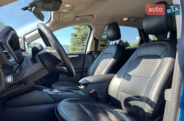 Позашляховик / Кросовер Ford Escape 2020 в 
