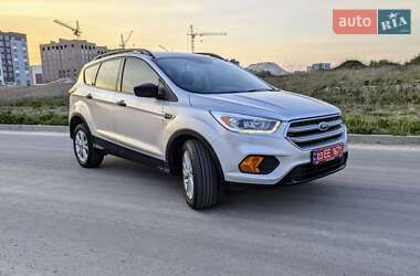 Внедорожник / Кроссовер Ford Escape 2018 в 