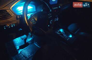 Внедорожник / Кроссовер Ford Escape 2020 в 