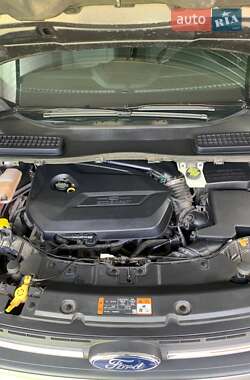 Внедорожник / Кроссовер Ford Escape 2014 в 