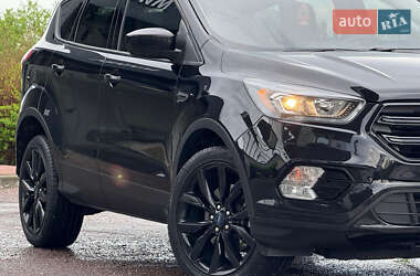Позашляховик / Кросовер Ford Escape 2019 в 