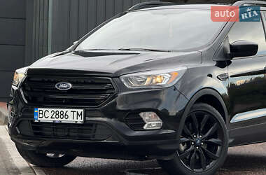 Позашляховик / Кросовер Ford Escape 2019 в 
