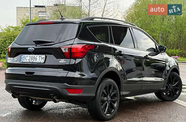 Позашляховик / Кросовер Ford Escape 2019 в 
