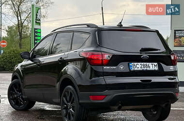 Позашляховик / Кросовер Ford Escape 2019 в 