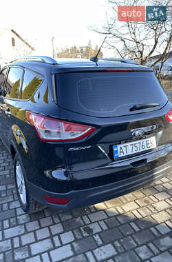 Позашляховик / Кросовер Ford Escape 2014 в 