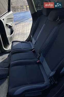 Позашляховик / Кросовер Ford Escape 2014 в 