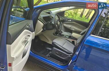 Внедорожник / Кроссовер Ford Escape 2017 в 