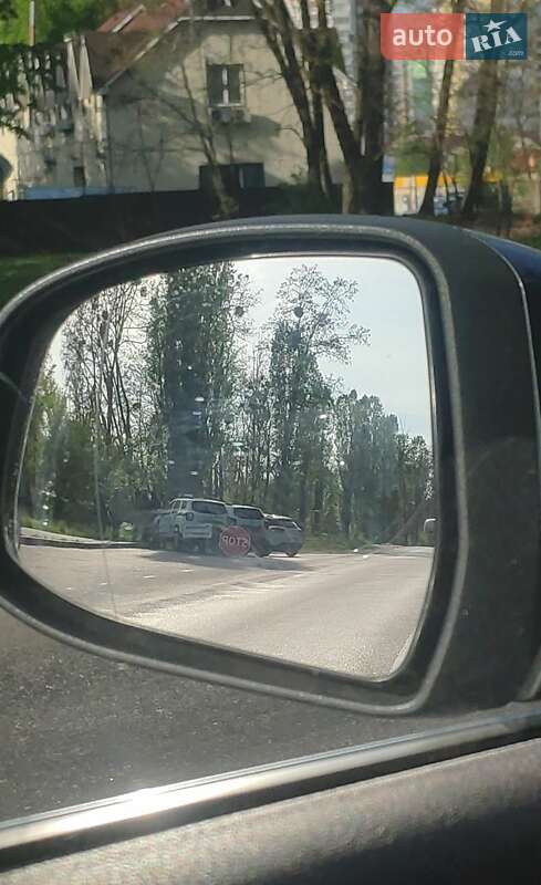 Внедорожник / Кроссовер Ford Escape 2016 в 