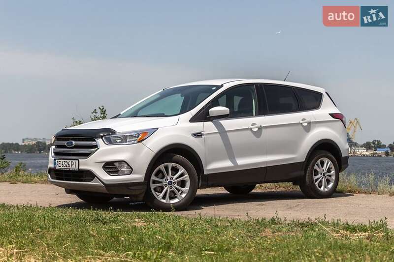 Внедорожник / Кроссовер Ford Escape 2016 в Львове фото 2 Внедорожник / Кроссовер Ford Escape 2016 в Львове
