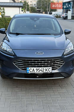 Внедорожник / Кроссовер Ford Escape 2020 в 