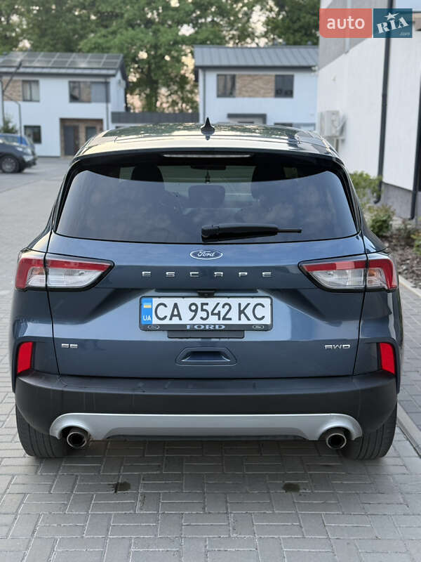 Внедорожник / Кроссовер Ford Escape 2020 в Черкассах
