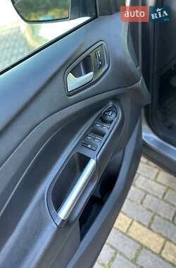 Внедорожник / Кроссовер Ford Escape 2013 в 