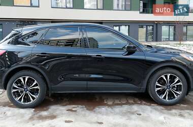 Внедорожник / Кроссовер Ford Escape 2022 в 