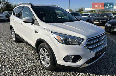 Внедорожник / Кроссовер Ford Escape 2016 в 