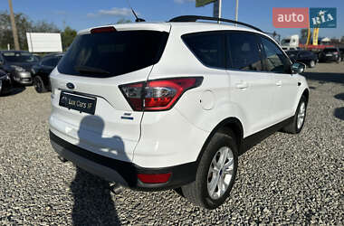 Внедорожник / Кроссовер Ford Escape 2016 в 