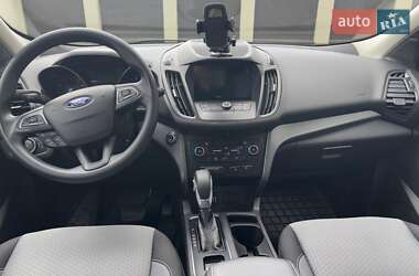 Внедорожник / Кроссовер Ford Escape 2019 в 