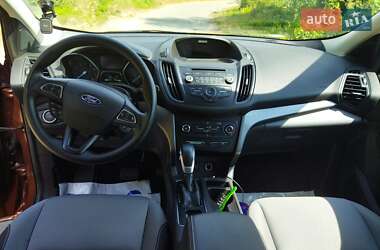 Позашляховик / Кросовер Ford Escape 2016 в 