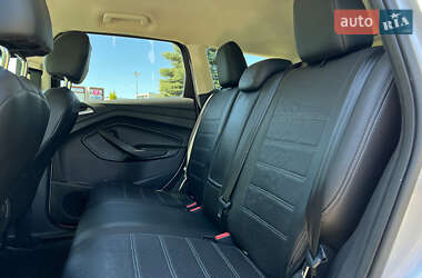 Внедорожник / Кроссовер Ford Escape 2016 в 