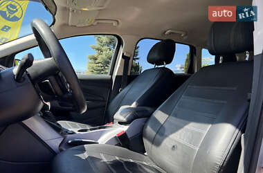 Внедорожник / Кроссовер Ford Escape 2016 в 