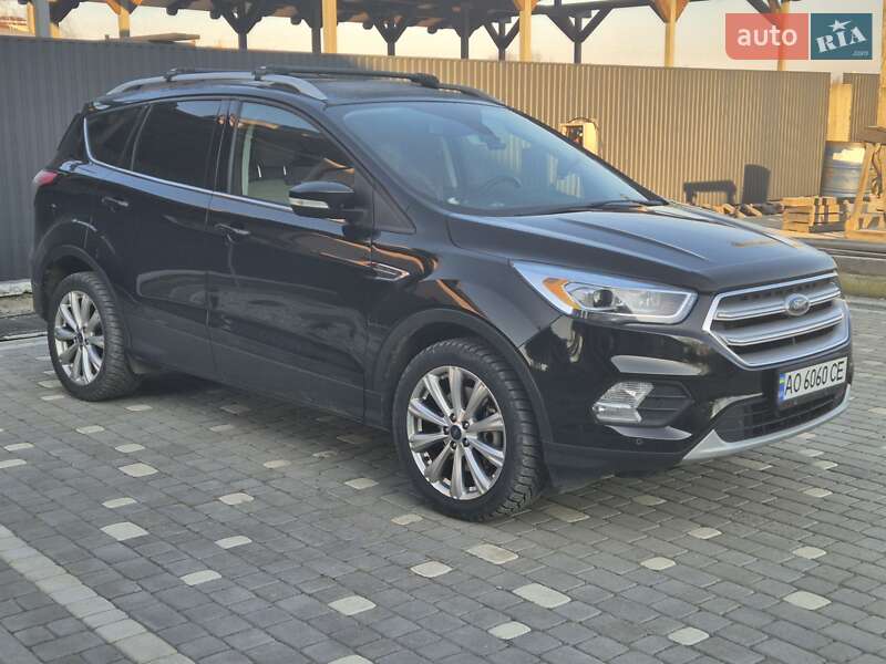 Позашляховик / Кросовер Ford Escape 2018 в 