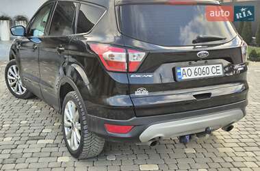 Позашляховик / Кросовер Ford Escape 2018 в 