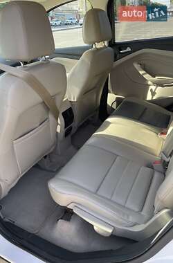 Внедорожник / Кроссовер Ford Escape 2014 в 