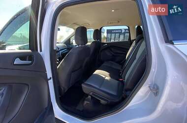 Внедорожник / Кроссовер Ford Escape 2018 в 