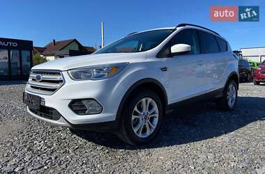 Внедорожник / Кроссовер Ford Escape 2018 в 