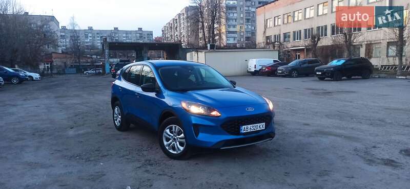Внедорожник / Кроссовер Ford Escape 2021 в 