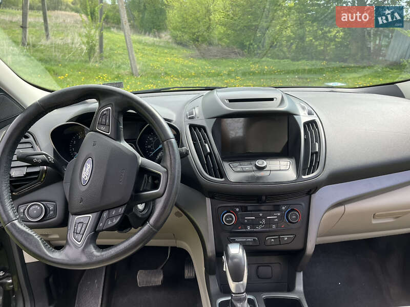 Внедорожник / Кроссовер Ford Escape 2017 в Тернополе