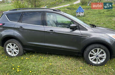 Внедорожник / Кроссовер Ford Escape 2017 в 