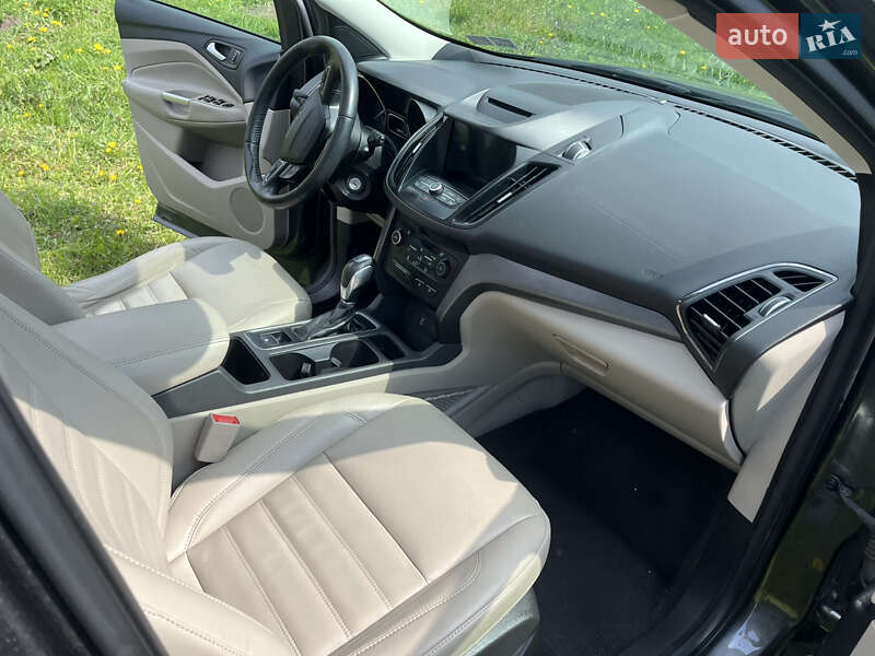 Внедорожник / Кроссовер Ford Escape 2017 в Тернополе